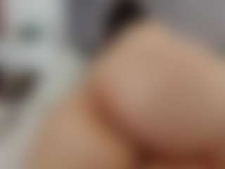 Live cam show with Laurel - Bedroom Teen (18+) on nudelive.tv
