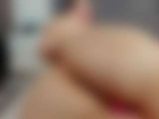 Live cam show with Laurel - Hairy Pussy Teen (18+) on CamwithHer