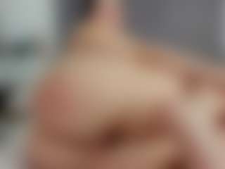 Laurel MILF webcam performer live streaming