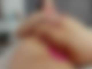 Live cam show with Laurel - Cum Brown Hair on CamClone