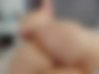 Laurel's Live Sex Cam Show