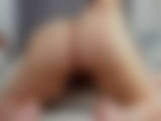 Live cam show with Laurel - Lush Curvy on Camming Site