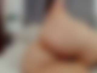 Laurel MILF webcam performer live streaming