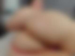 Live cam show with Laurel - BBW Young Adult on Strip Flash - Live Sex Shows