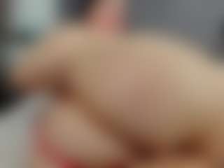 Laurel's Live Sex Cam Show