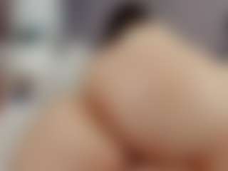 Live cam show with Laurel - Hairy Pussy Toys on xDating
