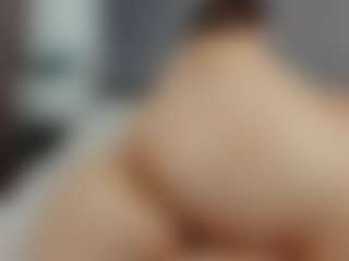 Live cam show with Laurel - Strapon on Camsoda