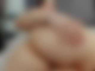Laurel's Live Sex Cam Show