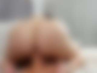 Laurel's Live Sex Cam Show