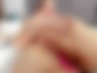 Live cam show with Laurel - Spy Mature on UwU Esports