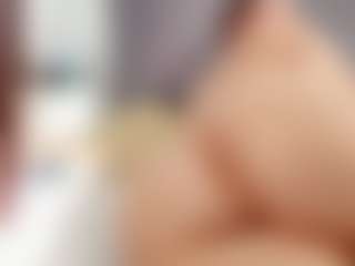 Live cam show with Laurel - Mature Toys on Hubzter Live