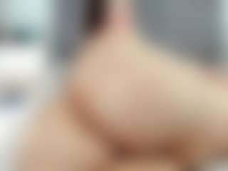 Live cam show with Laurel - Brown Hair on Uber Horny