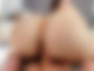 Laurel's Live Sex Cam Show