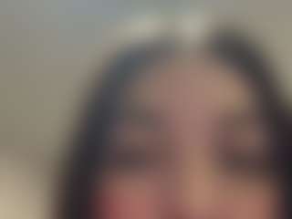 Live cam show with Laurel - Interactivetoy Mature on Soda Cam