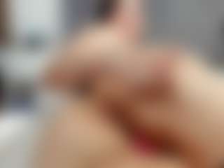 Laurel's Live Sex Cam Show