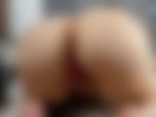 Live cam show with Laurel - BBW Cum on Camsoda