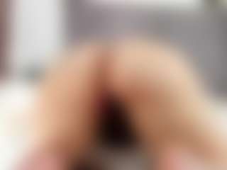 Live cam show with Laurel - Tease Brown Hair on Camsoda