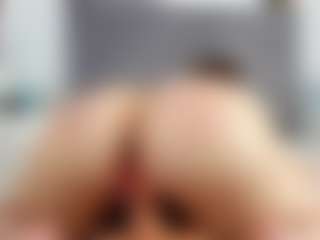 Laurel's Live Sex Cam Show