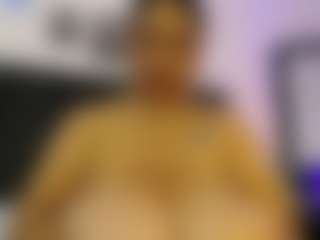 Live cam show with raynastone - Thick on sexylivex.com