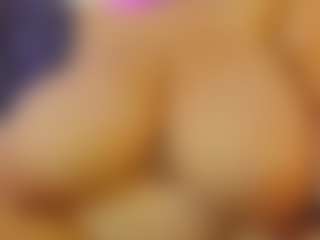 Live cam show with raynastone - Camel Toe on TastyBlacksLive