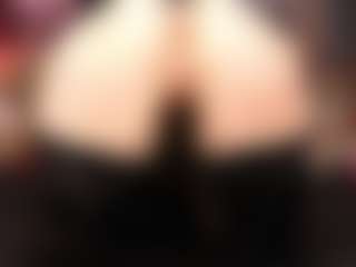 Sarsei MILF webcam performer live streaming