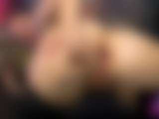 Live cam show with Sarsei - Squirt MILF on UwU Esports