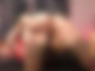 Sarsei MILF webcam performer live streaming