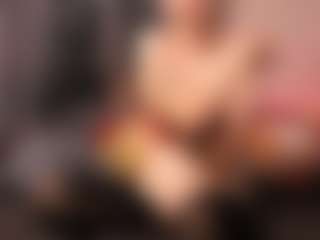 Sarsei MILF webcam performer live streaming