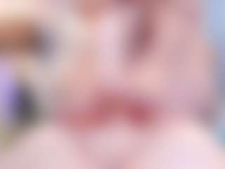 Live cam show with Annie - Nonnude on livesuperchat.net