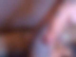 Live cam show with Annie - Average on SquirtSoMuch