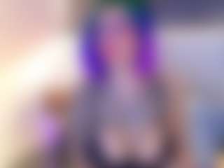 Live cam show with Annie - Queer on Camsoda