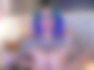 Live cam show with Annie - Petite on Dare Cams