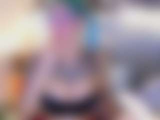 Live cam show with Annie - Deepthroat on Hubzter Live
