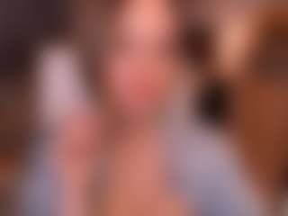 Tilly MILF webcam performer live streaming