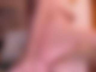 Tilly MILF webcam performer live streaming