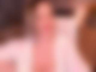 Tilly MILF webcam performer live streaming