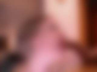 Tilly MILF webcam performer live streaming