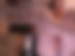 Tilly MILF webcam performer live streaming