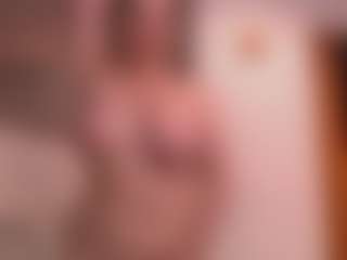 Live cam show with Tilly - Mature on nudelive.tv
