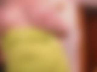 Live cam show with Tilly - Squirt Mature on xDating