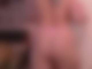 Live cam show with Tilly - Blonde Hair Middle Aged on Camsoda