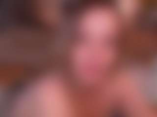 Live cam show with Tilly - Blonde Hair Middle Aged on Camsoda