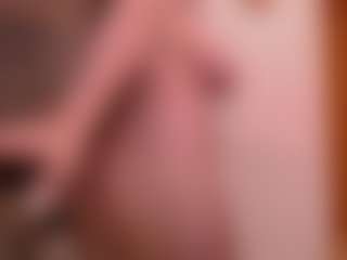 Tilly MILF webcam performer live streaming