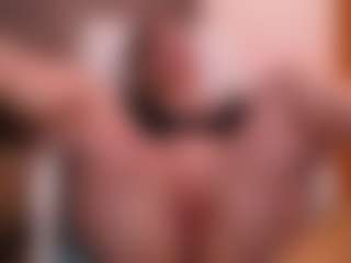 Live cam show with Tilly - Sexwebcam Mature on StripNow