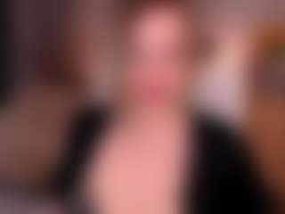 Live cam show with Tilly - Blonde Hair Curvy on SinfulBabes