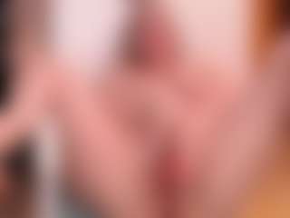 Tilly MILF webcam performer live streaming