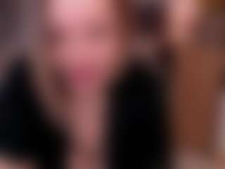 Live cam show with Tilly - Amateur Mature on StripNow