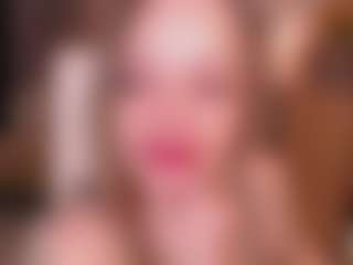 Tilly MILF webcam performer live streaming