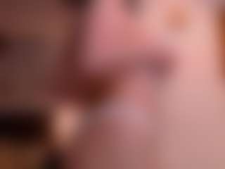 Live cam show with Tilly - Fingering MILF on WildCum