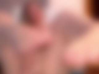 Tilly MILF webcam performer live streaming